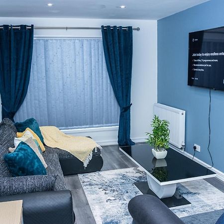 Lush Lodge -Home Away In Telford, For Contractors, Families, Group Of Friends, Long Term Stays Exteriör bild