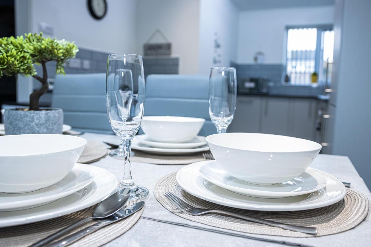 Lush Lodge -Home Away In Telford, For Contractors, Families, Group Of Friends, Long Term Stays Exteriör bild