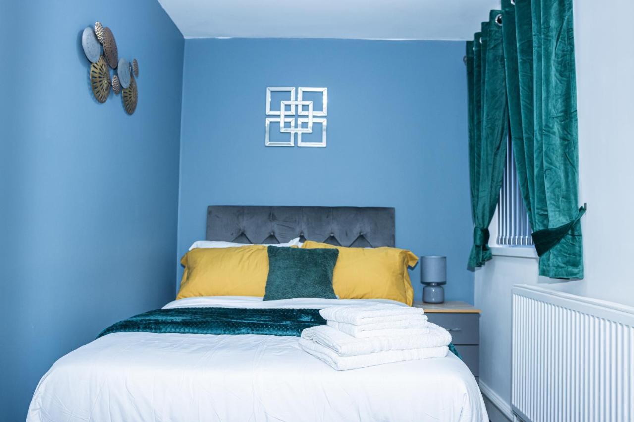Lush Lodge -Home Away In Telford, For Contractors, Families, Group Of Friends, Long Term Stays Exteriör bild