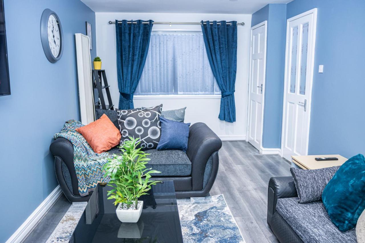 Lush Lodge -Home Away In Telford, For Contractors, Families, Group Of Friends, Long Term Stays Exteriör bild