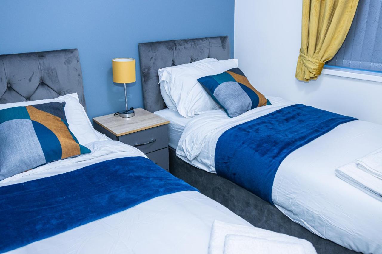 Lush Lodge -Home Away In Telford, For Contractors, Families, Group Of Friends, Long Term Stays Exteriör bild
